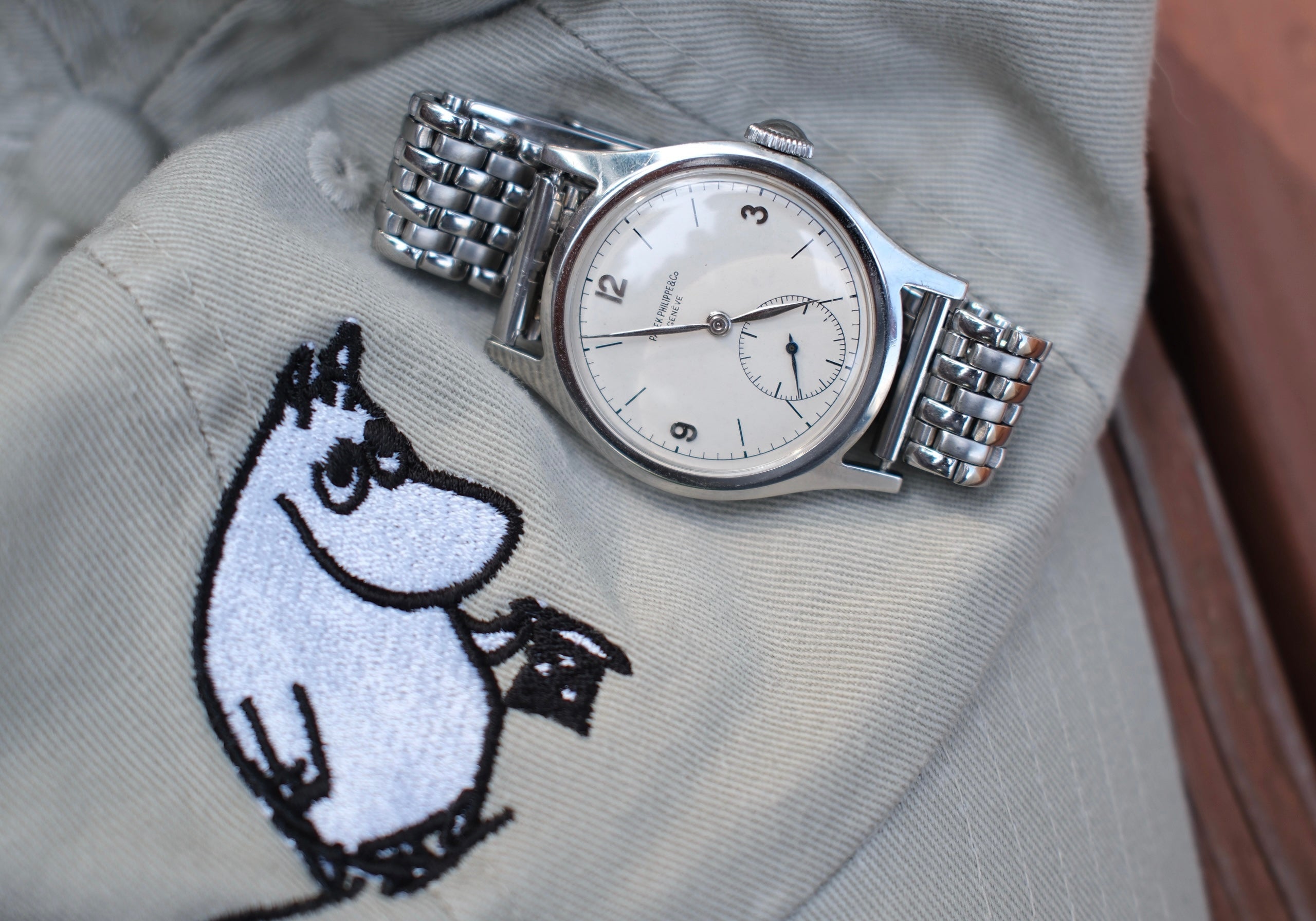 Reads: Stigma of Dealing Watches