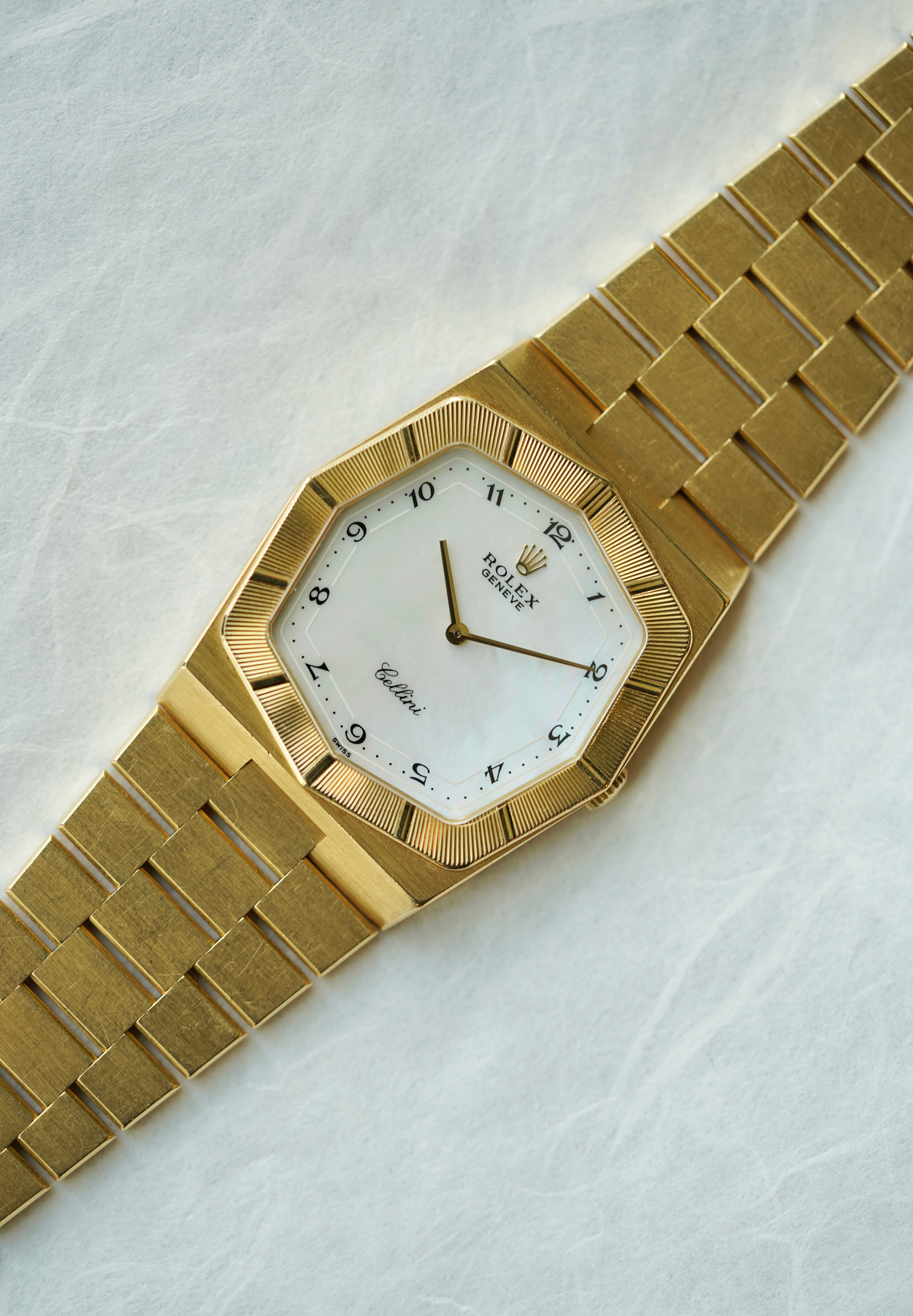 Rolex Cellini 4370 in Mother of Pearl dial