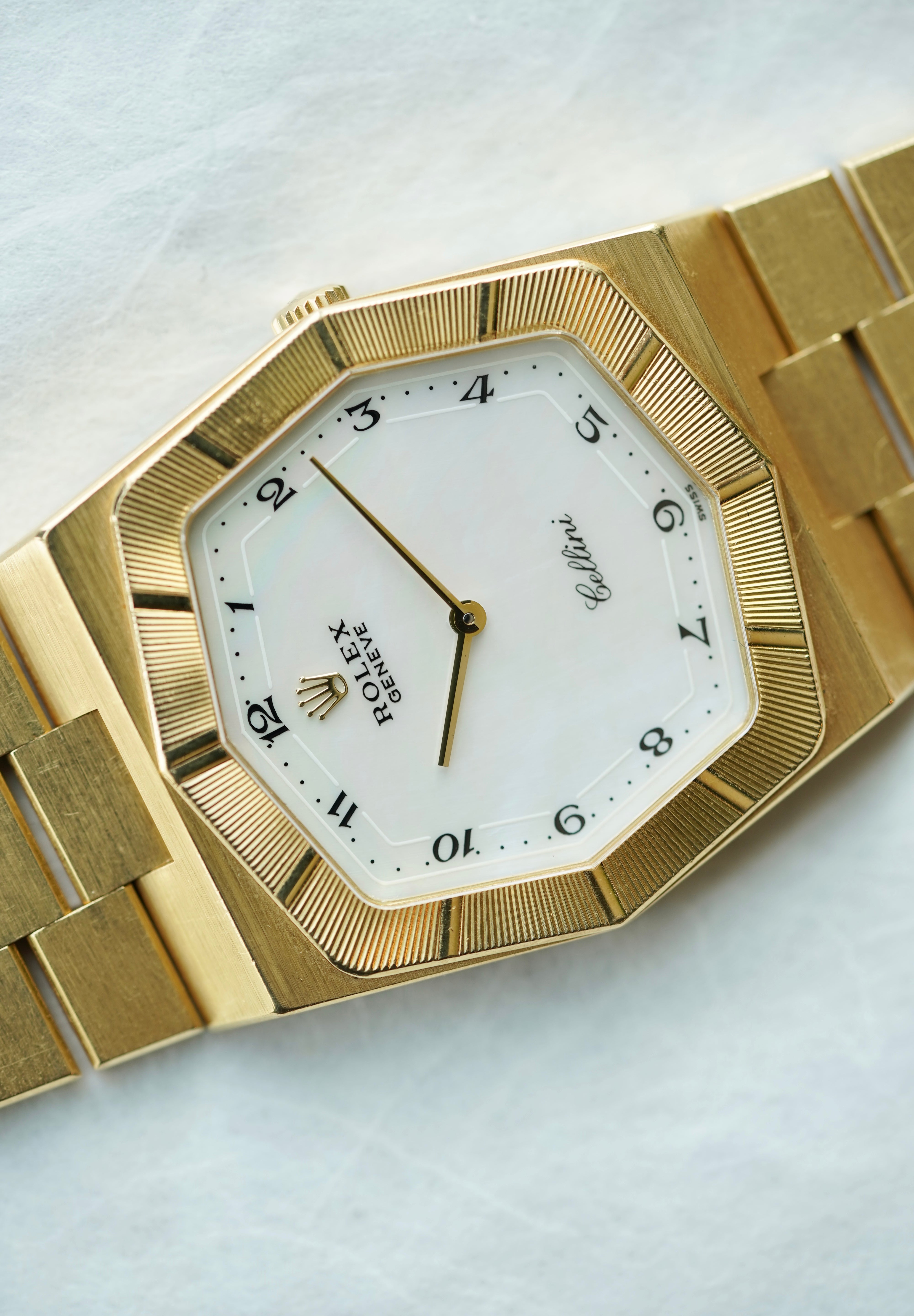 Rolex Cellini 4370 in Mother of Pearl dial